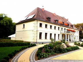 Гостиница Hotel Świętoborzec  Лобез